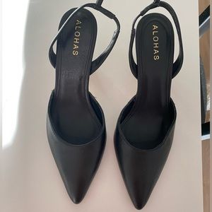 Never worn Aloha slingback heels